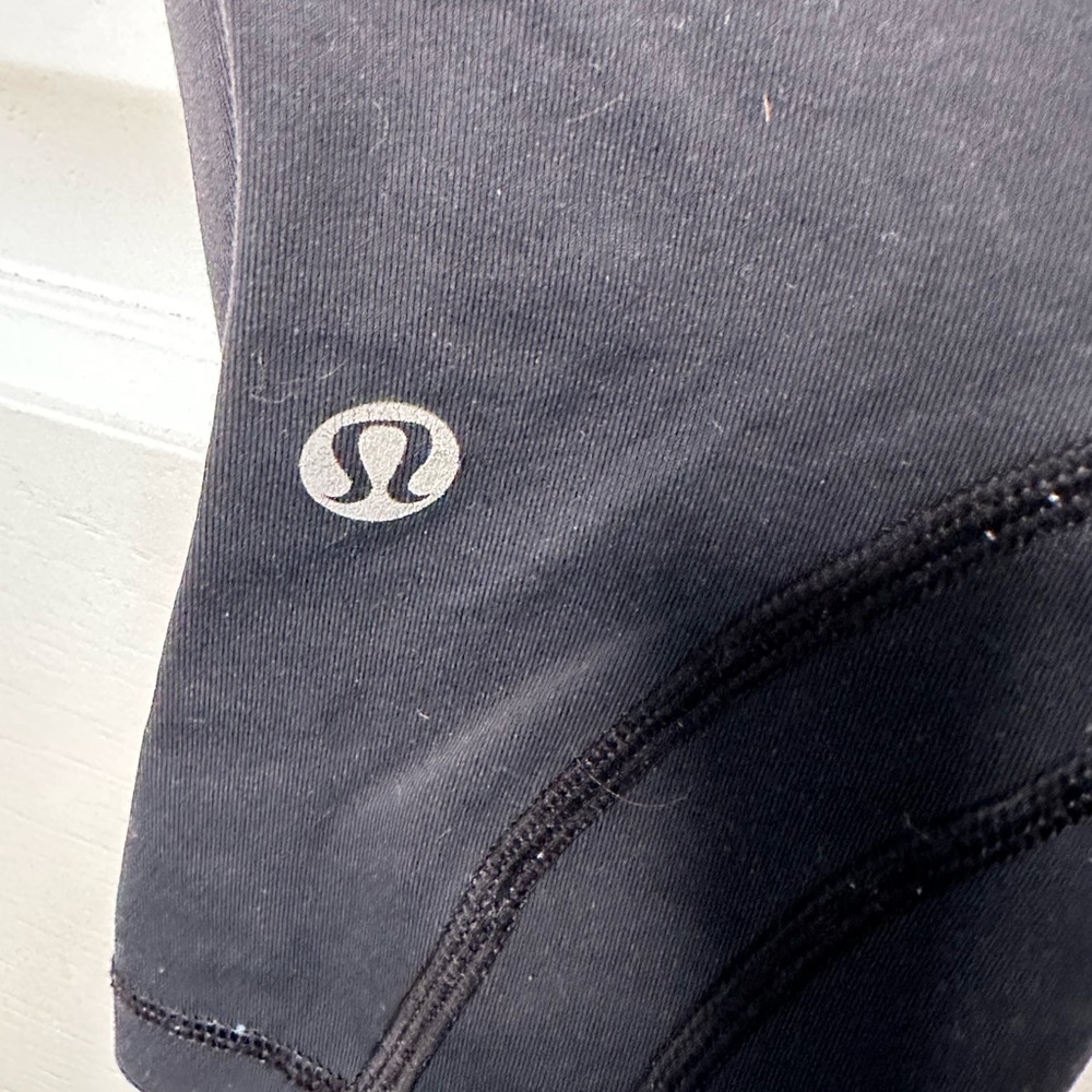 Lululemon Black Crop Leggings with Zip Pocket – Size 4, Mid-Rise Activewear - Picture 4 of 11